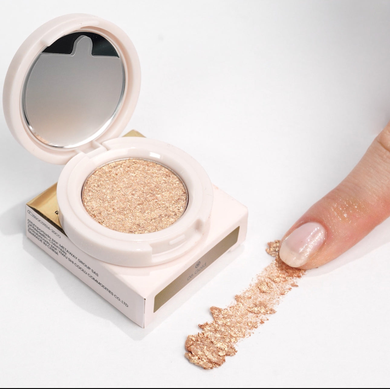 Cómo darle vida a tu rostro con iluminador, rubor y bronzer