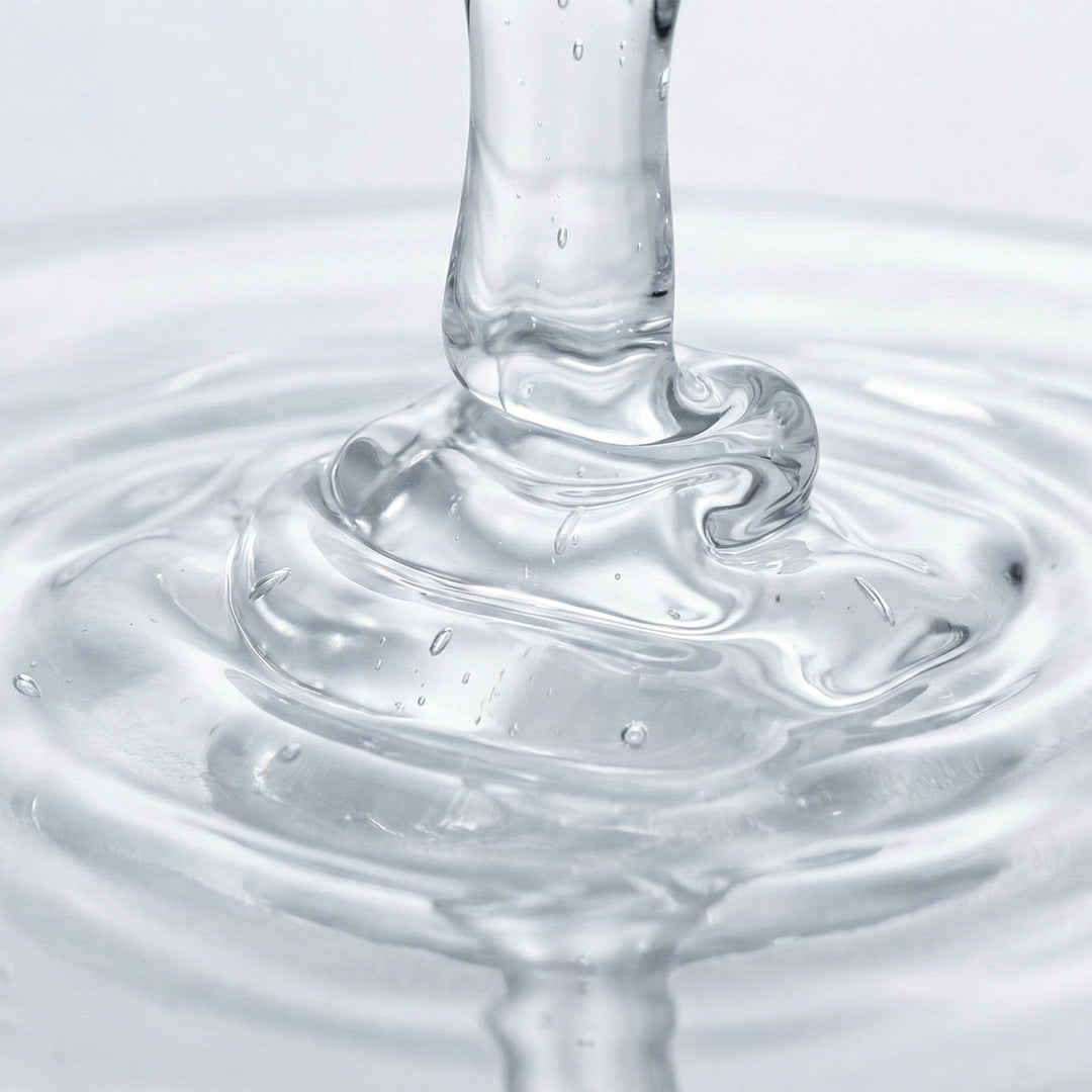 Regula el exceso de grasa y minimiza el brillo desde las primeras aplicaciones.